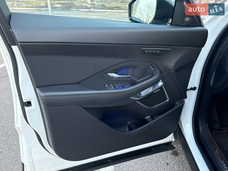 Позашляховик / Кросовер Jaguar E-Pace 2019 в Києві