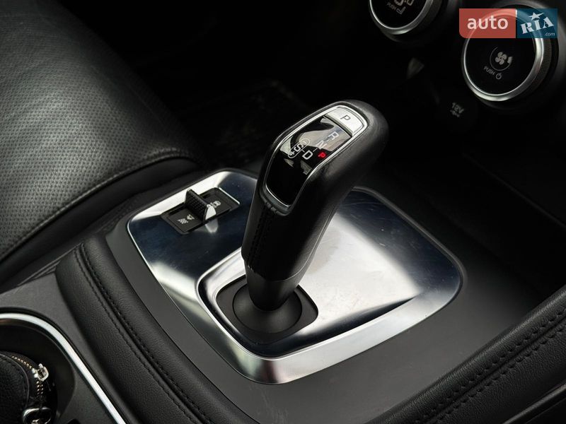Позашляховик / Кросовер Jaguar E-Pace 2018 в Львові