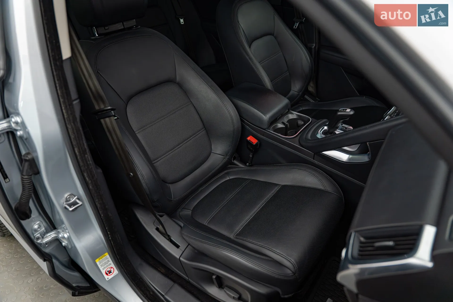 2019 Jaguar E-Pace - мініатюра 19