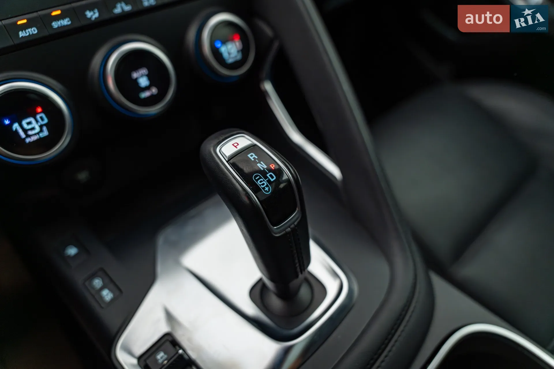 2019 Jaguar E-Pace - мініатюра 17