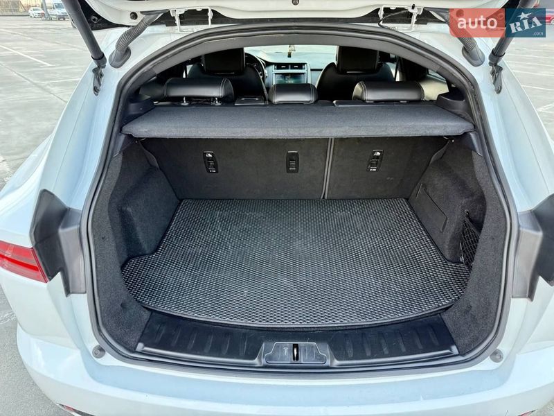 Позашляховик / Кросовер Jaguar E-Pace 2019 в Києві