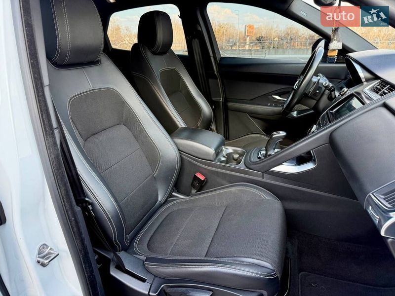 Позашляховик / Кросовер Jaguar E-Pace 2019 в Києві