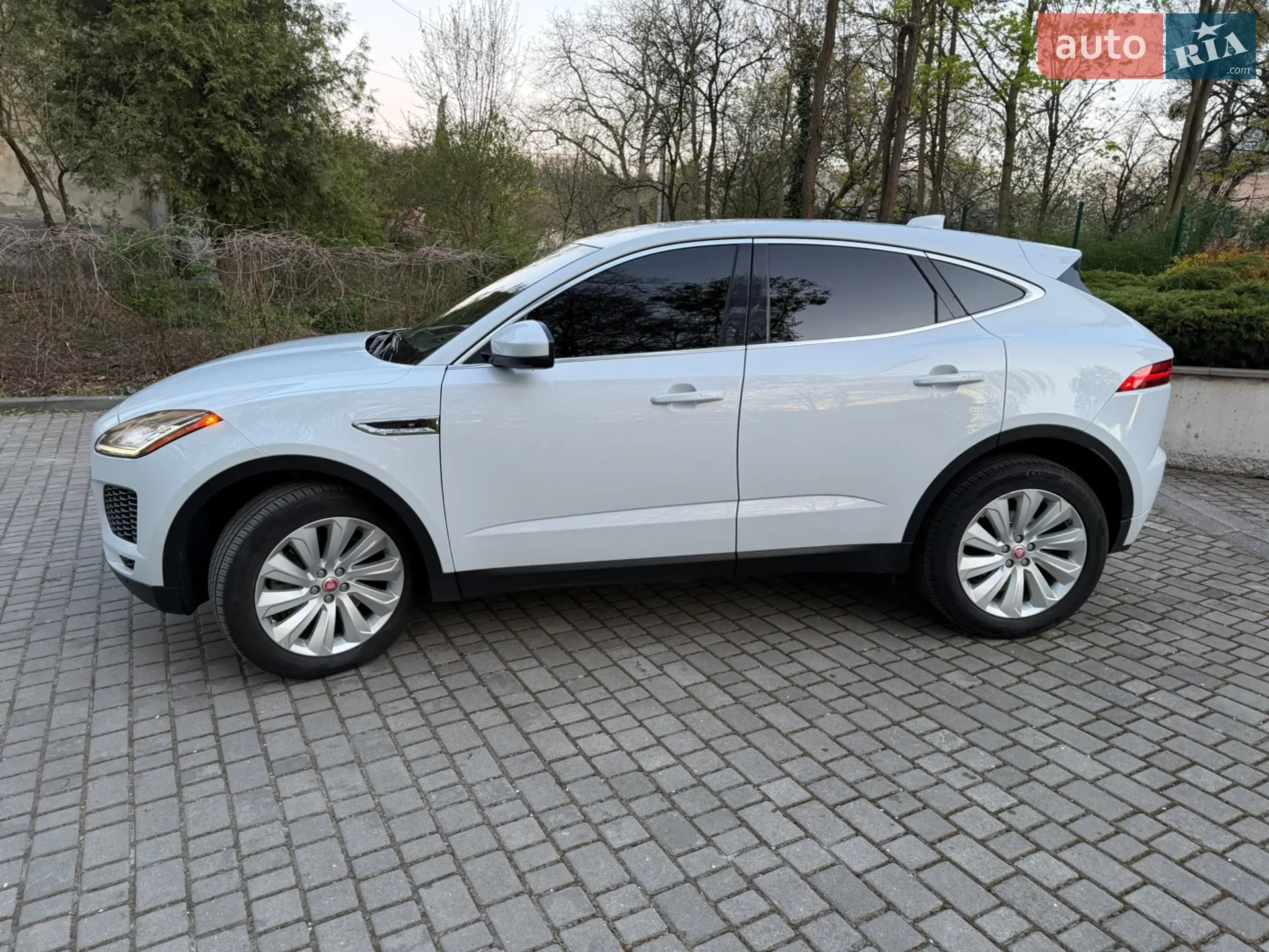 2017 Jaguar E-Pace - мініатюра 3