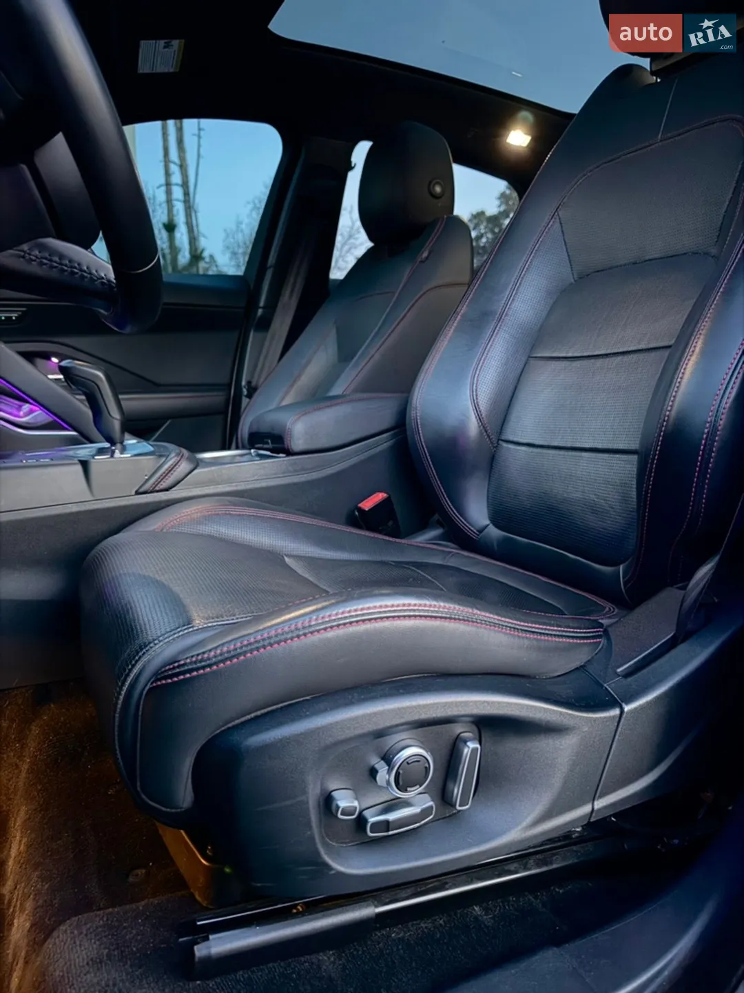2018 Jaguar E-Pace - мініатюра 16