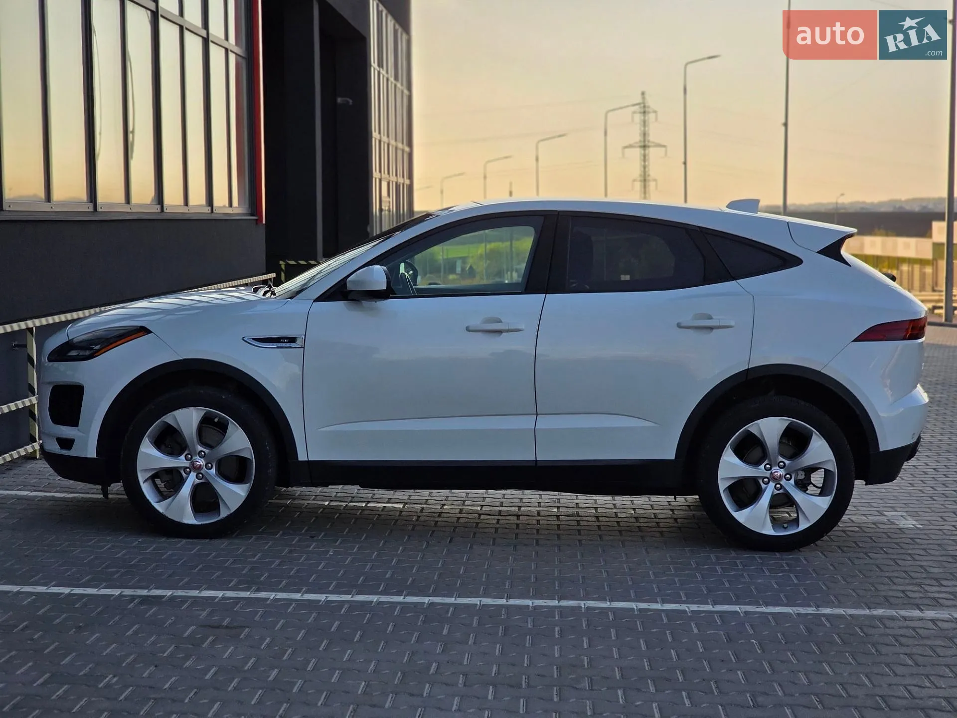 2019 Jaguar E-Pace - мініатюра 17