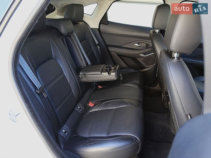 Внедорожник / Кроссовер Jaguar E-Pace 2019 в Киеве