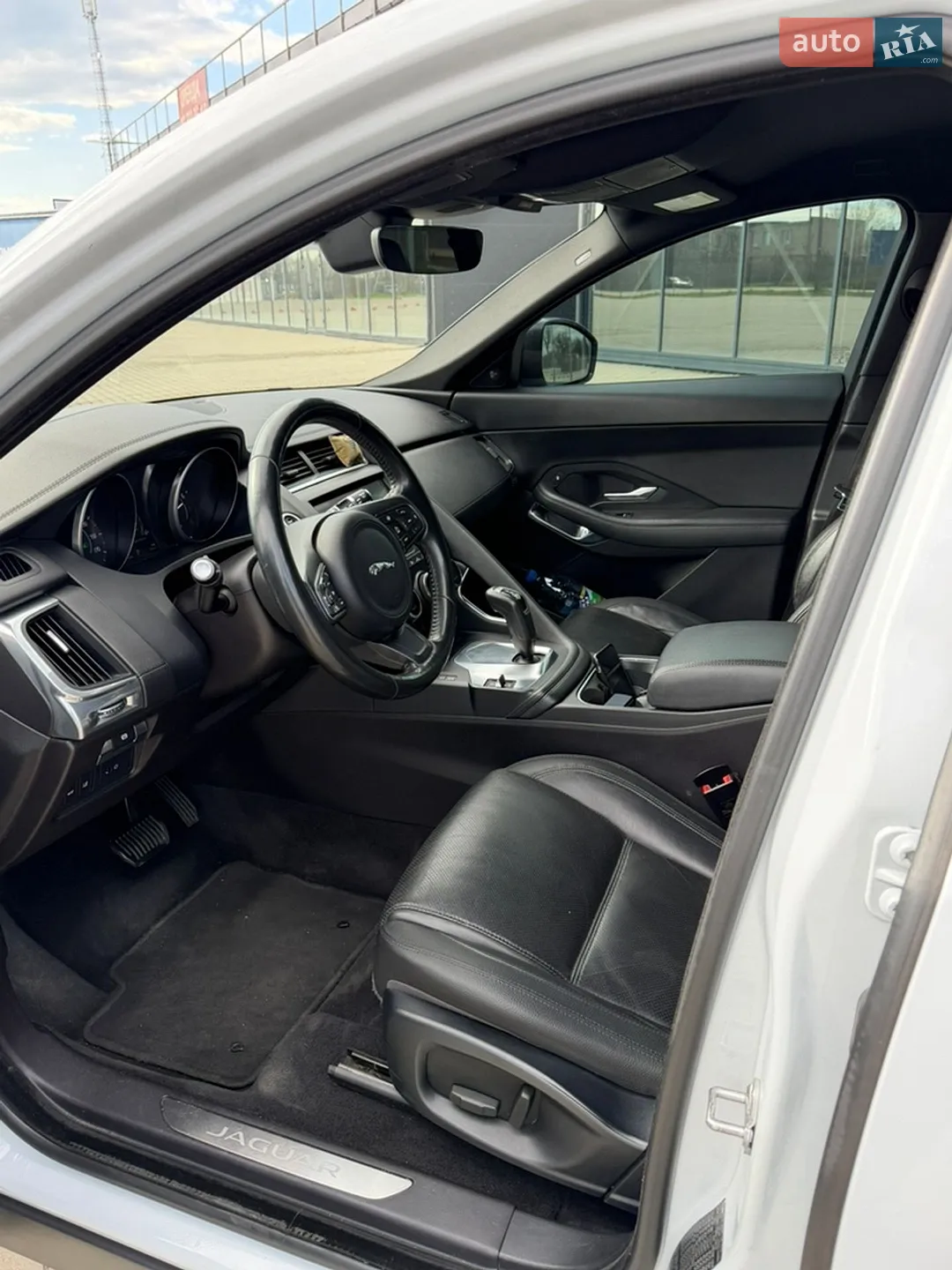 2017 Jaguar E-Pace - мініатюра 12