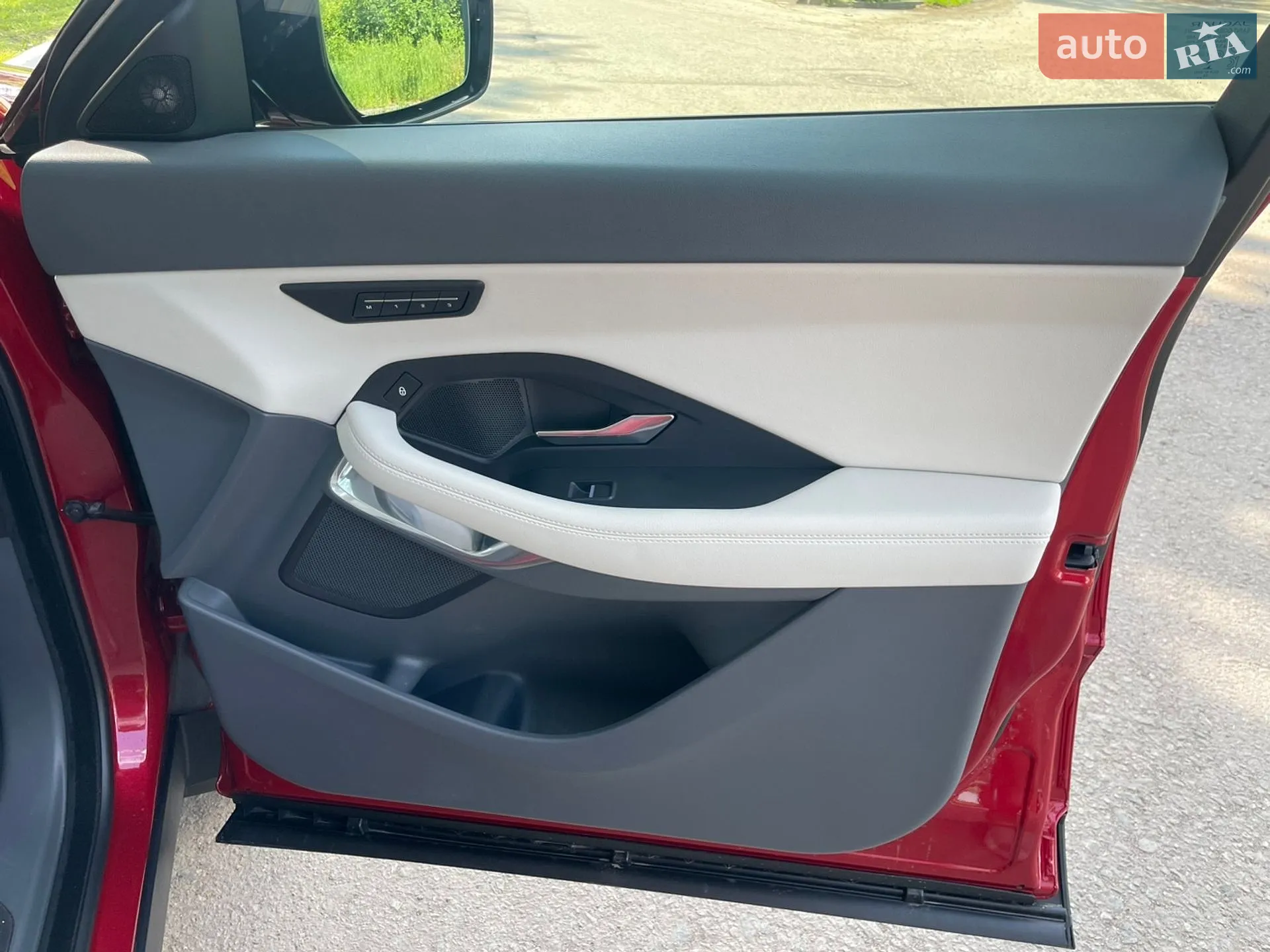 2019 Jaguar E-Pace - мініатюра 13