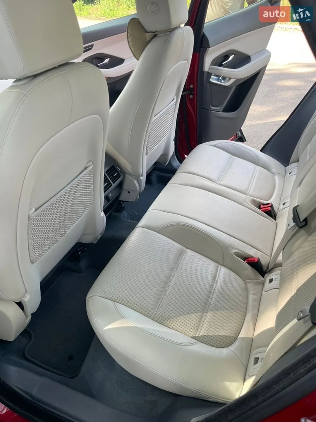 2019 Jaguar E-Pace - мініатюра 19