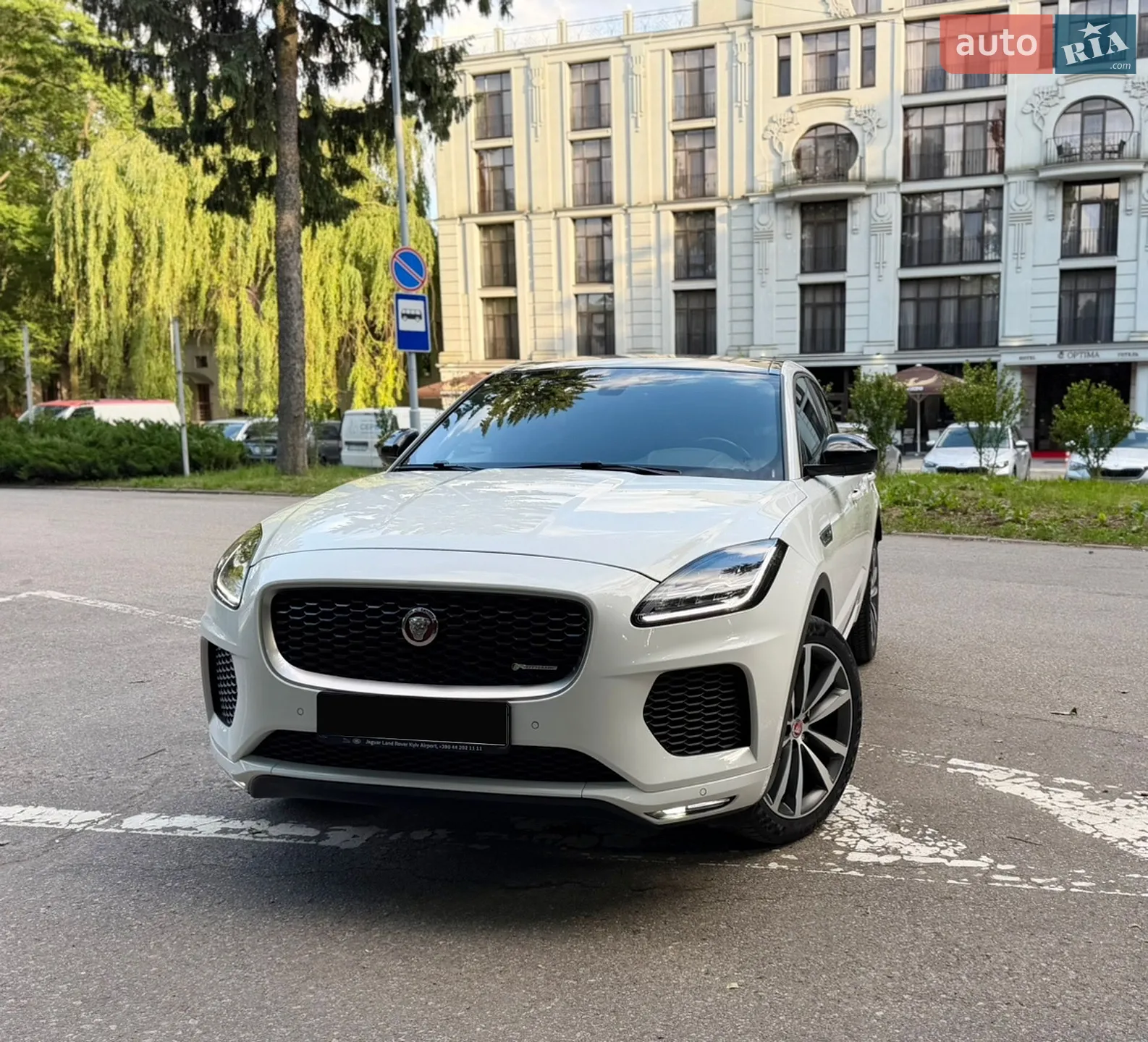 2020 Jaguar E-Pace - мініатюра 2