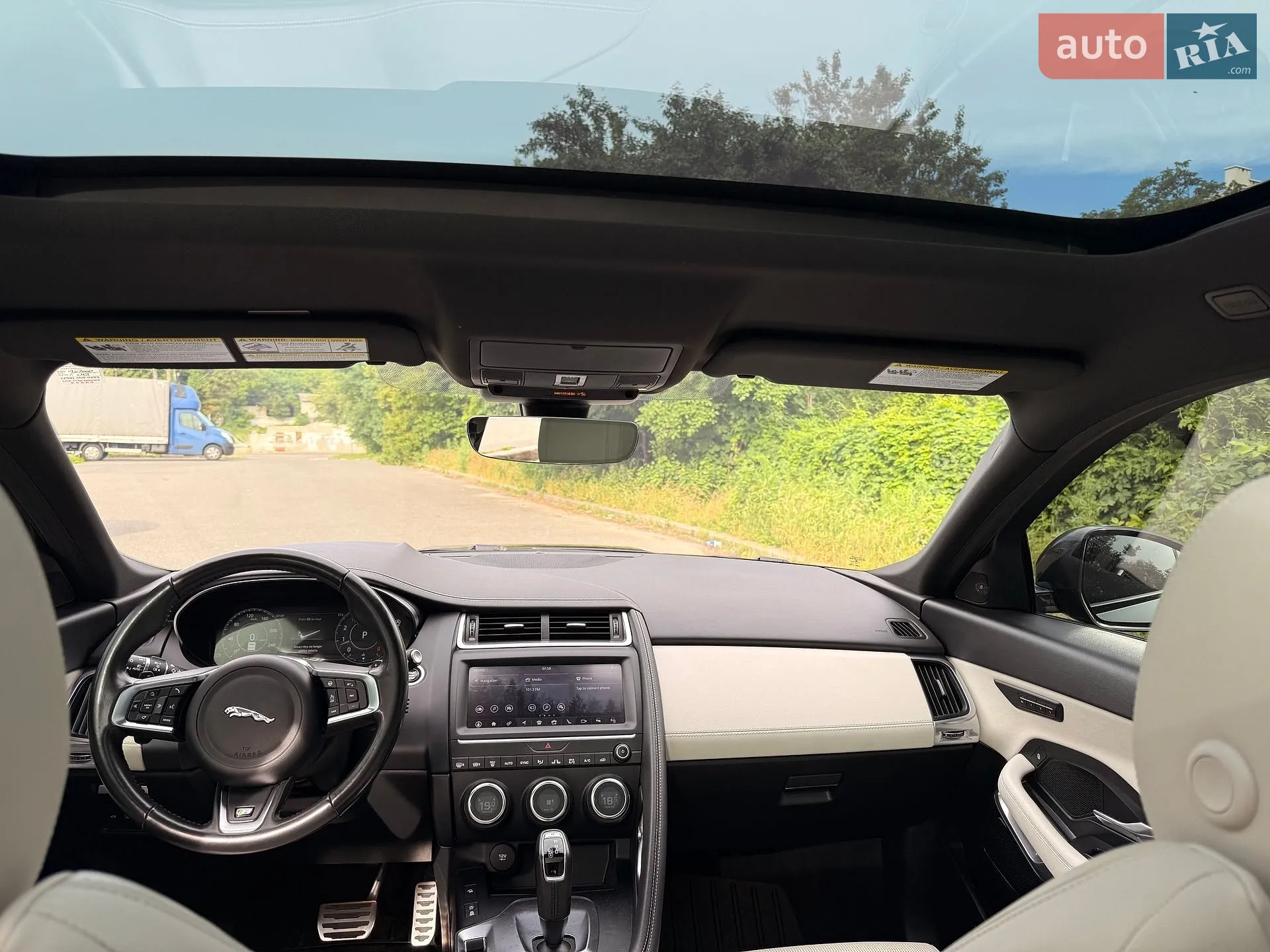 2019 Jaguar E-Pace - мініатюра 20