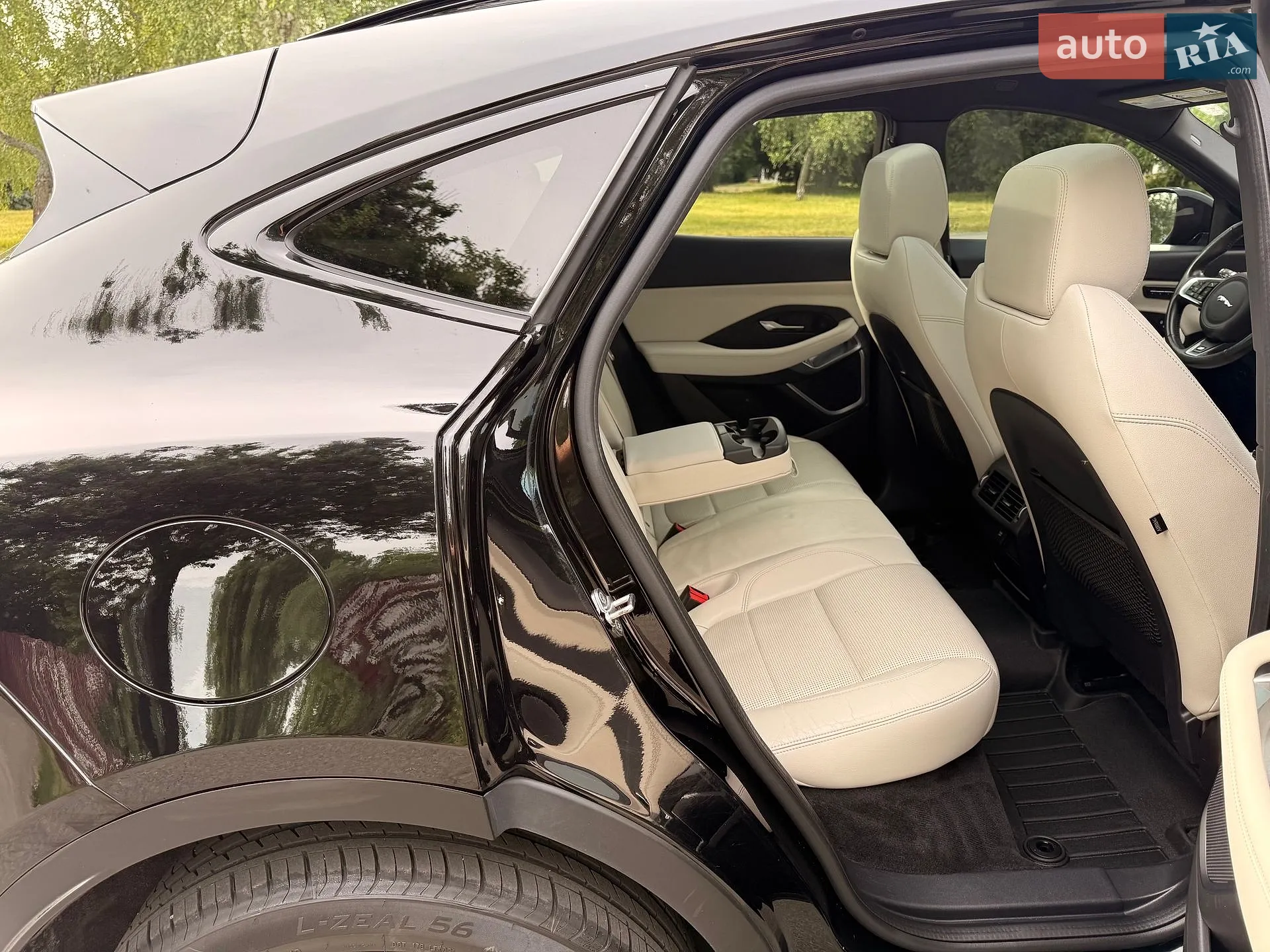 2019 Jaguar E-Pace - мініатюра 25