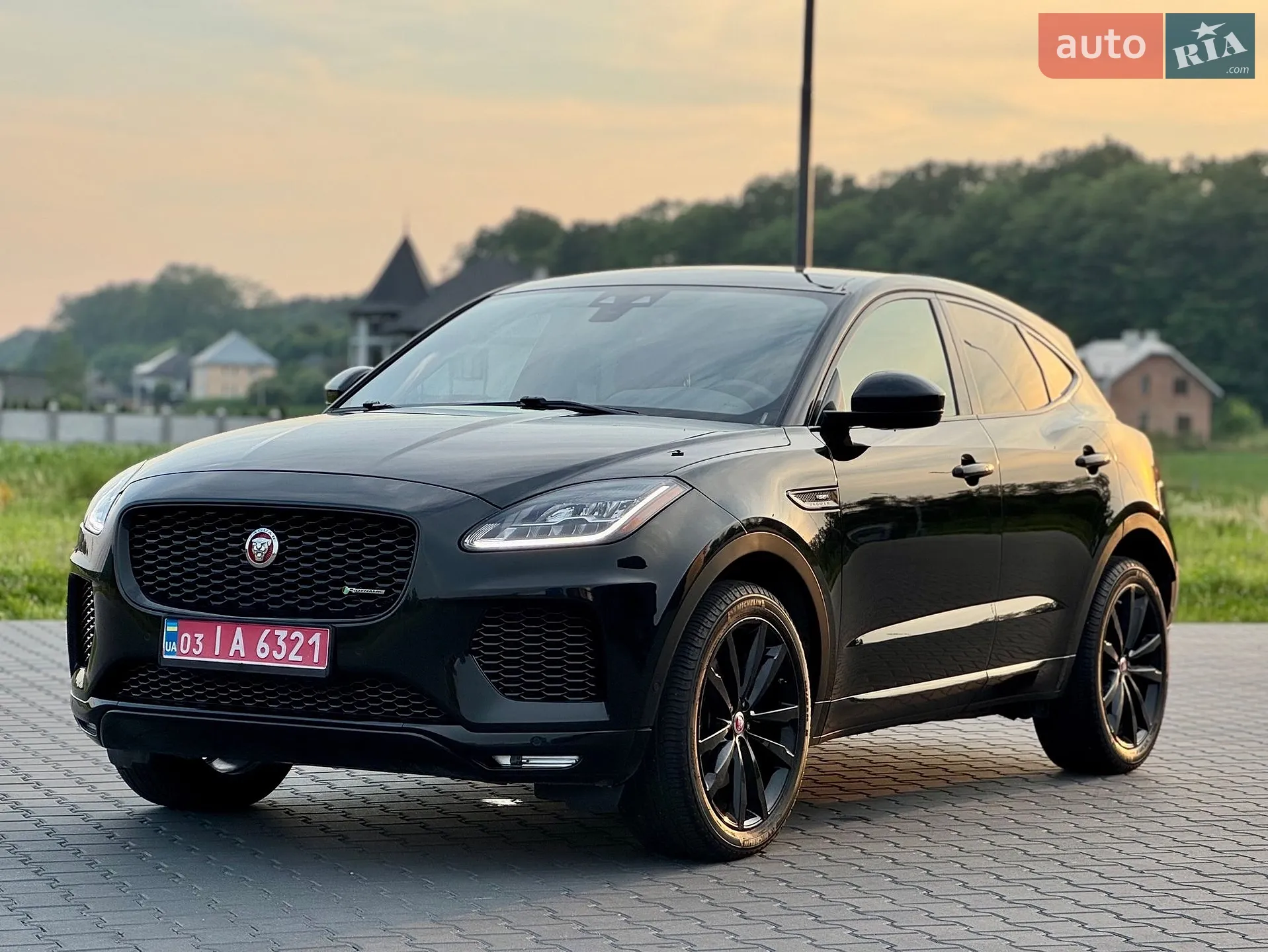 2019 Jaguar E-Pace - мініатюра 2
