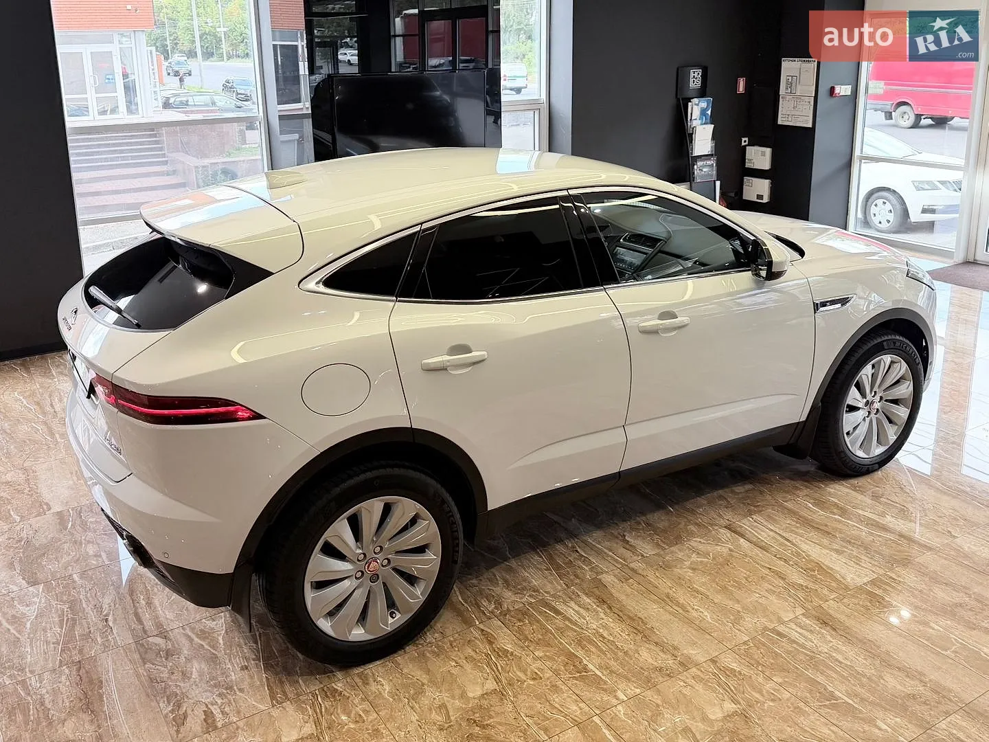 2017 Jaguar E-Pace - мініатюра 8