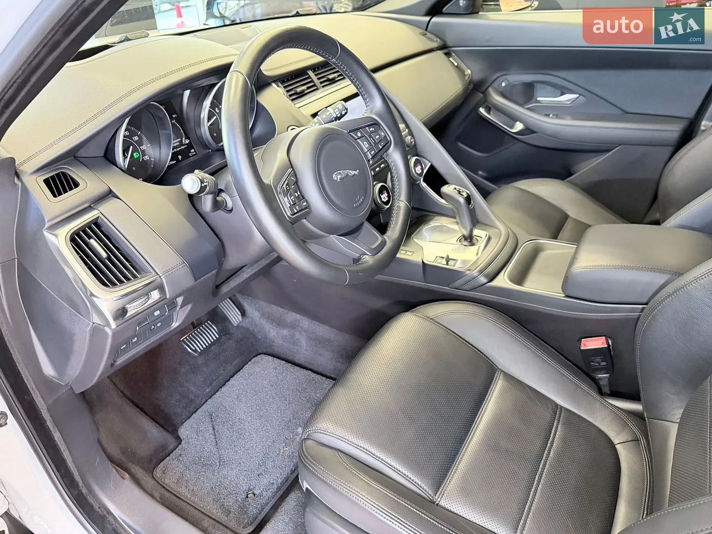 2017 Jaguar E-Pace - мініатюра 24