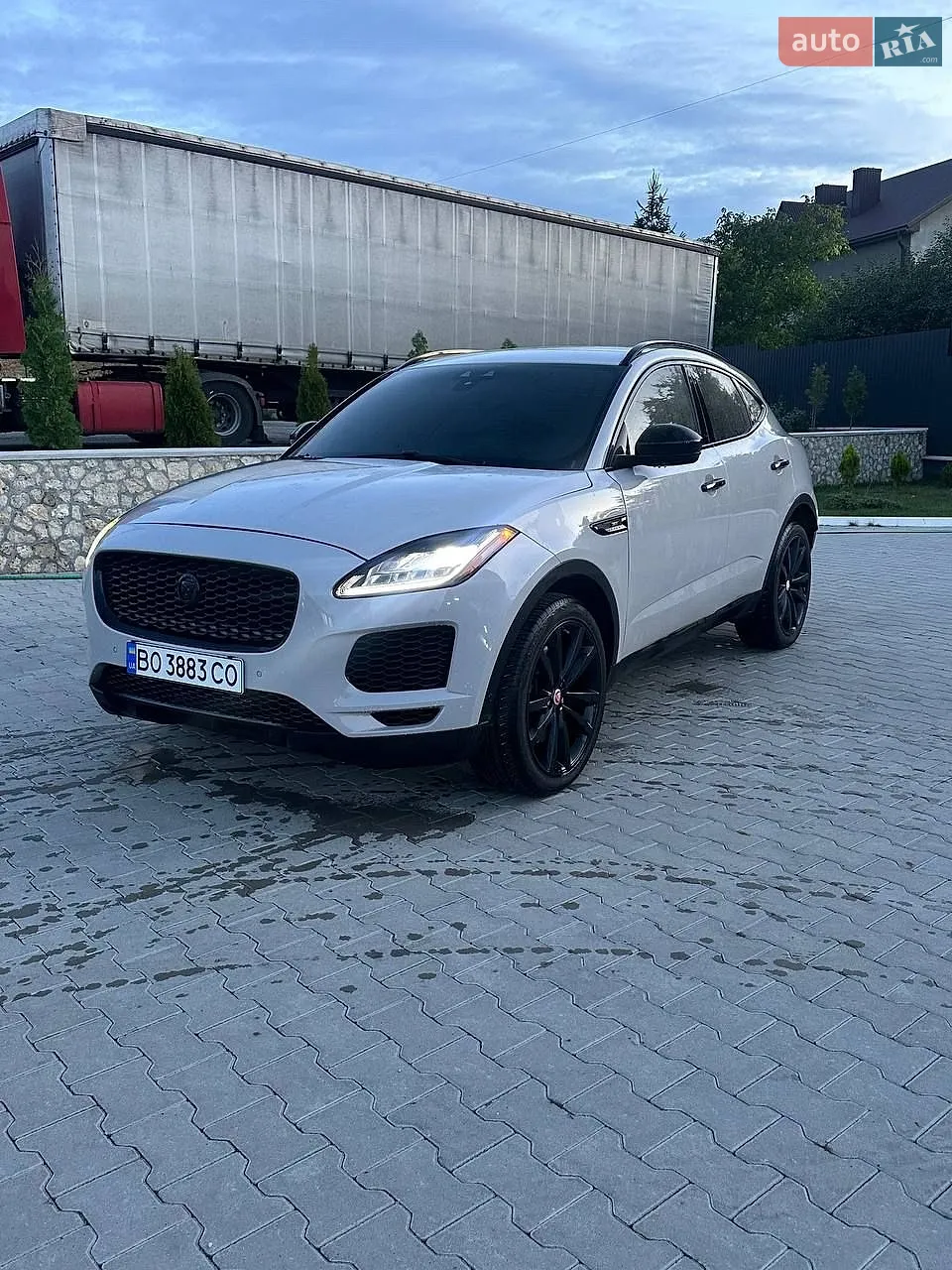 2019 Jaguar E-Pace - мініатюра 2