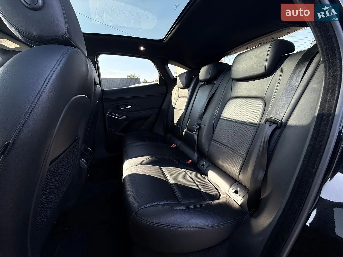 2018 Jaguar E-Pace - мініатюра 15