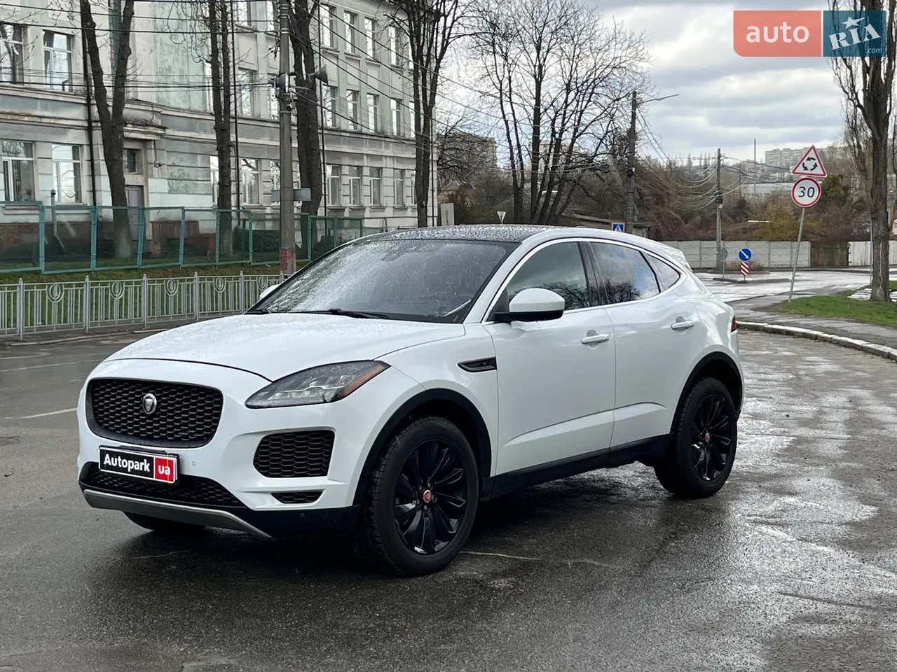 2017 Jaguar E-Pace - мініатюра 47