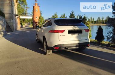 Позашляховик / Кросовер Jaguar F-Pace 2017 в 
