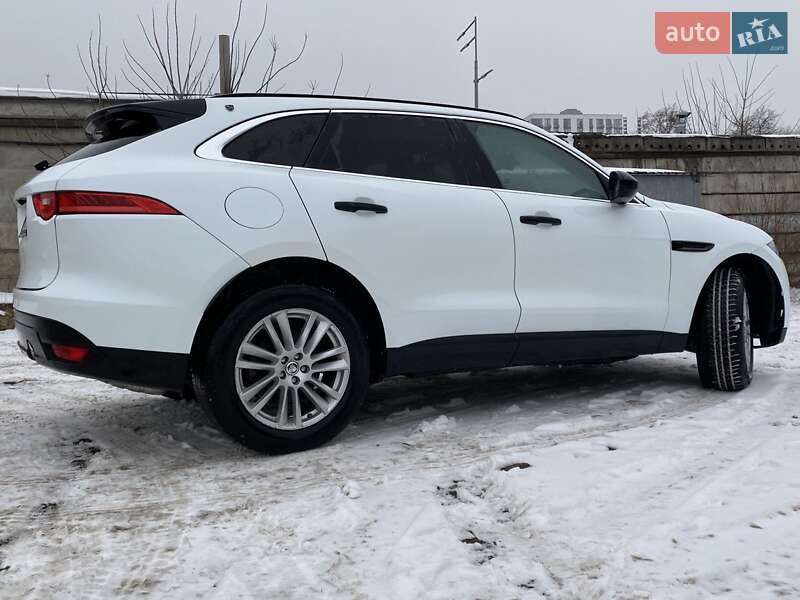 Внедорожник / Кроссовер Jaguar F-Pace 2016 в Киеве