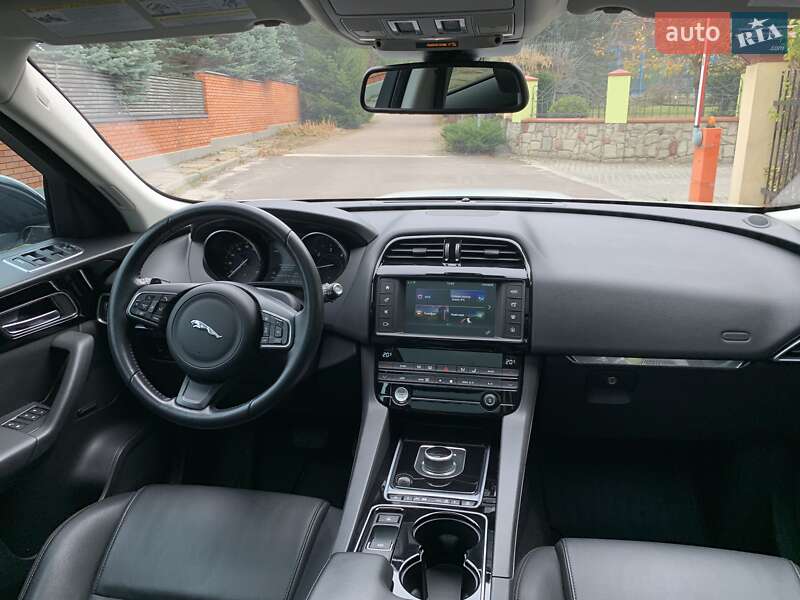 Внедорожник / Кроссовер Jaguar F-Pace 2016 в Львове фото 19 Внедорожник / Кроссовер Jaguar F-Pace 2016 в Львове