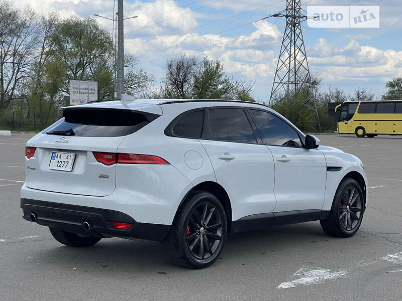 Позашляховик / Кросовер Jaguar F-Pace 2016 в Києві