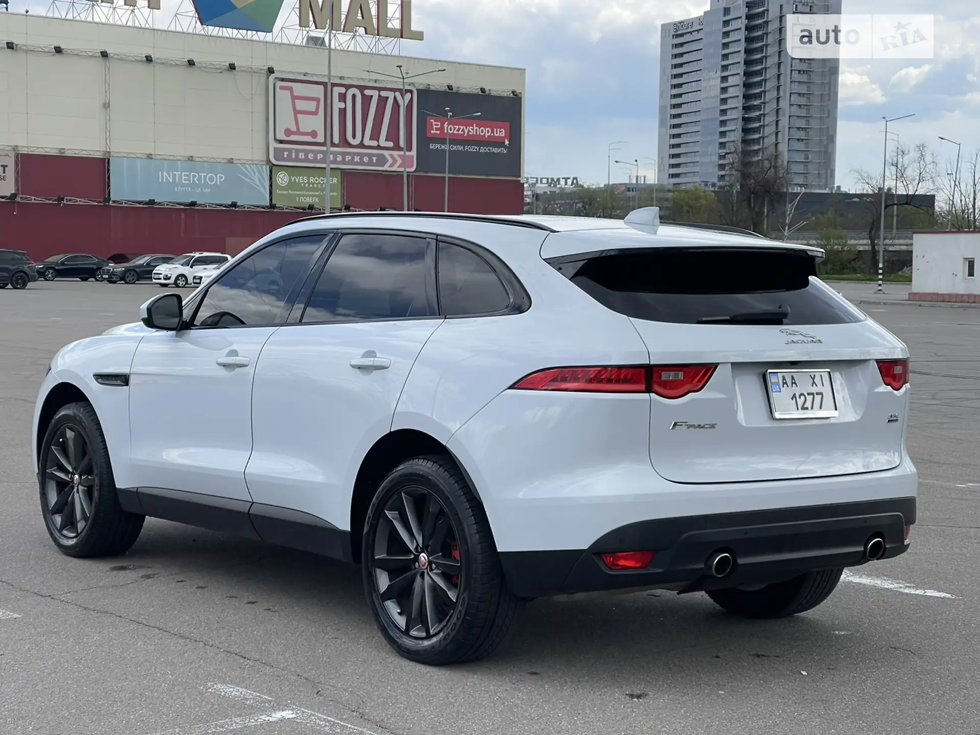 2016 Jaguar F-Pace - мініатюра 18