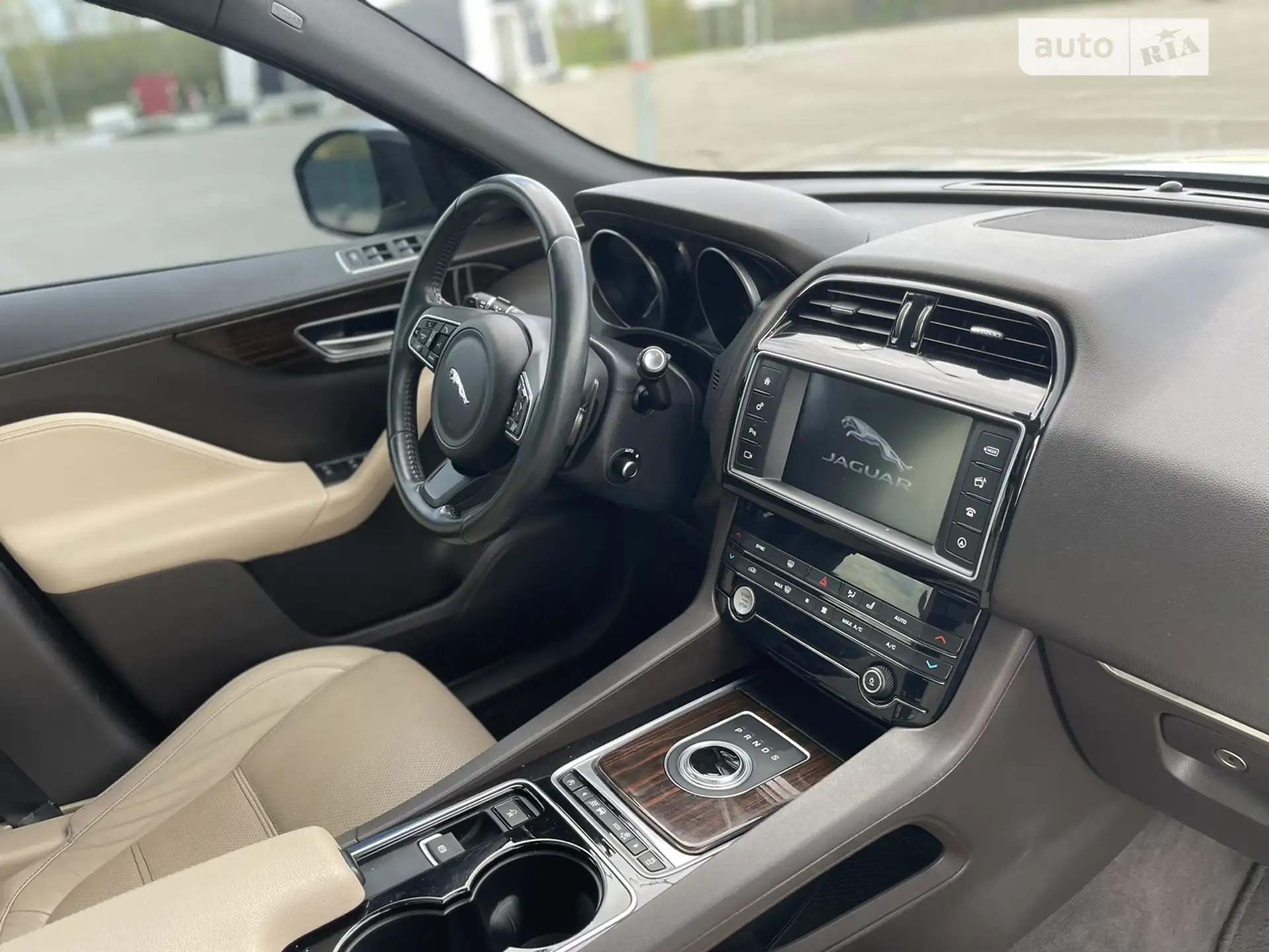 2016 Jaguar F-Pace - мініатюра 23