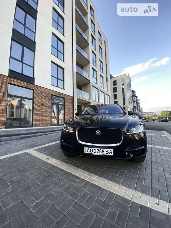 Внедорожник / Кроссовер Jaguar F-Pace 2016 в Сваляве