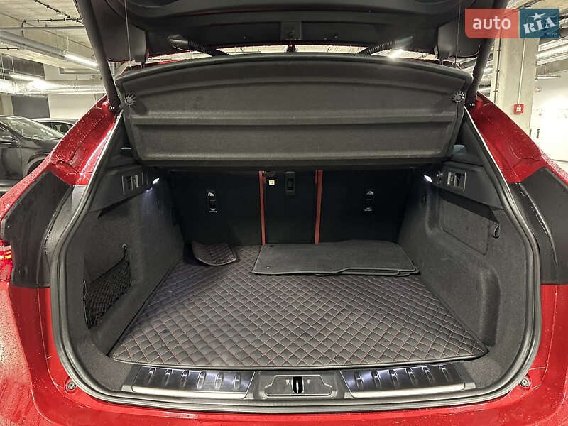 Позашляховик / Кросовер Jaguar F-Pace 2021 в Києві