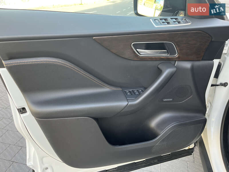 Внедорожник / Кроссовер Jaguar F-Pace 2016 в Львове