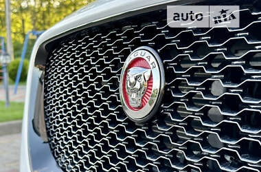 Позашляховик / Кросовер Jaguar F-Pace 2018 в 