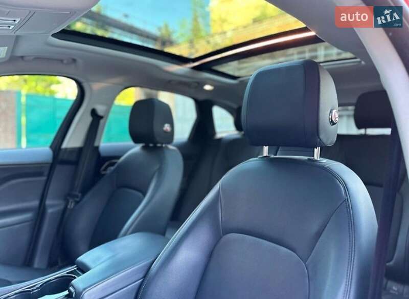 Позашляховик / Кросовер Jaguar F-Pace 2016 в Львові