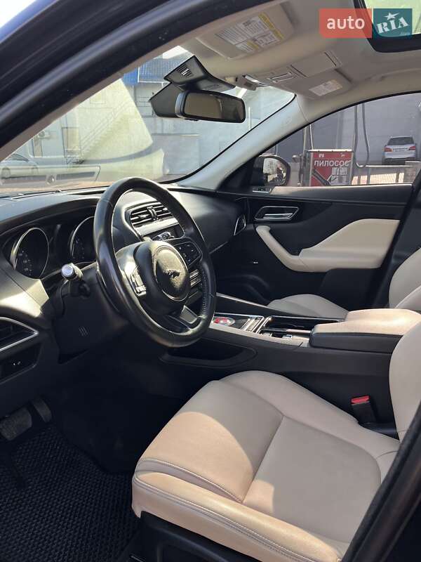 Позашляховик / Кросовер Jaguar F-Pace 2017 в Рівному