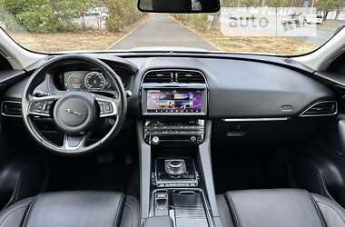 Внедорожник / Кроссовер Jaguar F-Pace 2019 в 