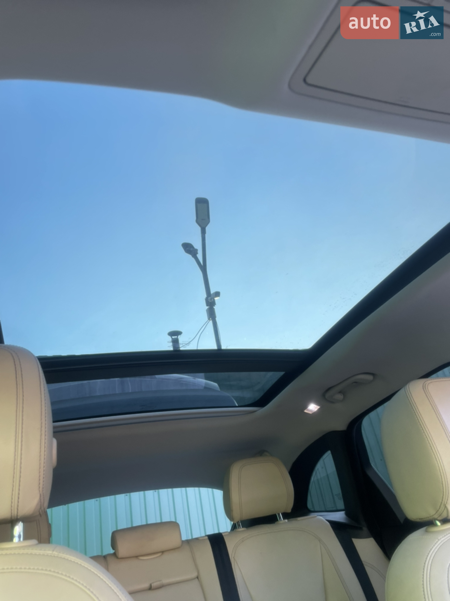 2017 Jaguar F-Pace - мініатюра 21