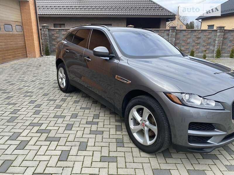 Jaguar F-Pace 2016