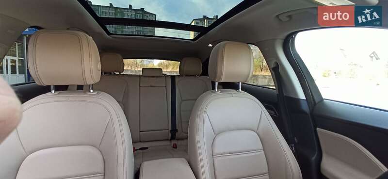 Внедорожник / Кроссовер Jaguar F-Pace 2016 в Ивано-Франковске