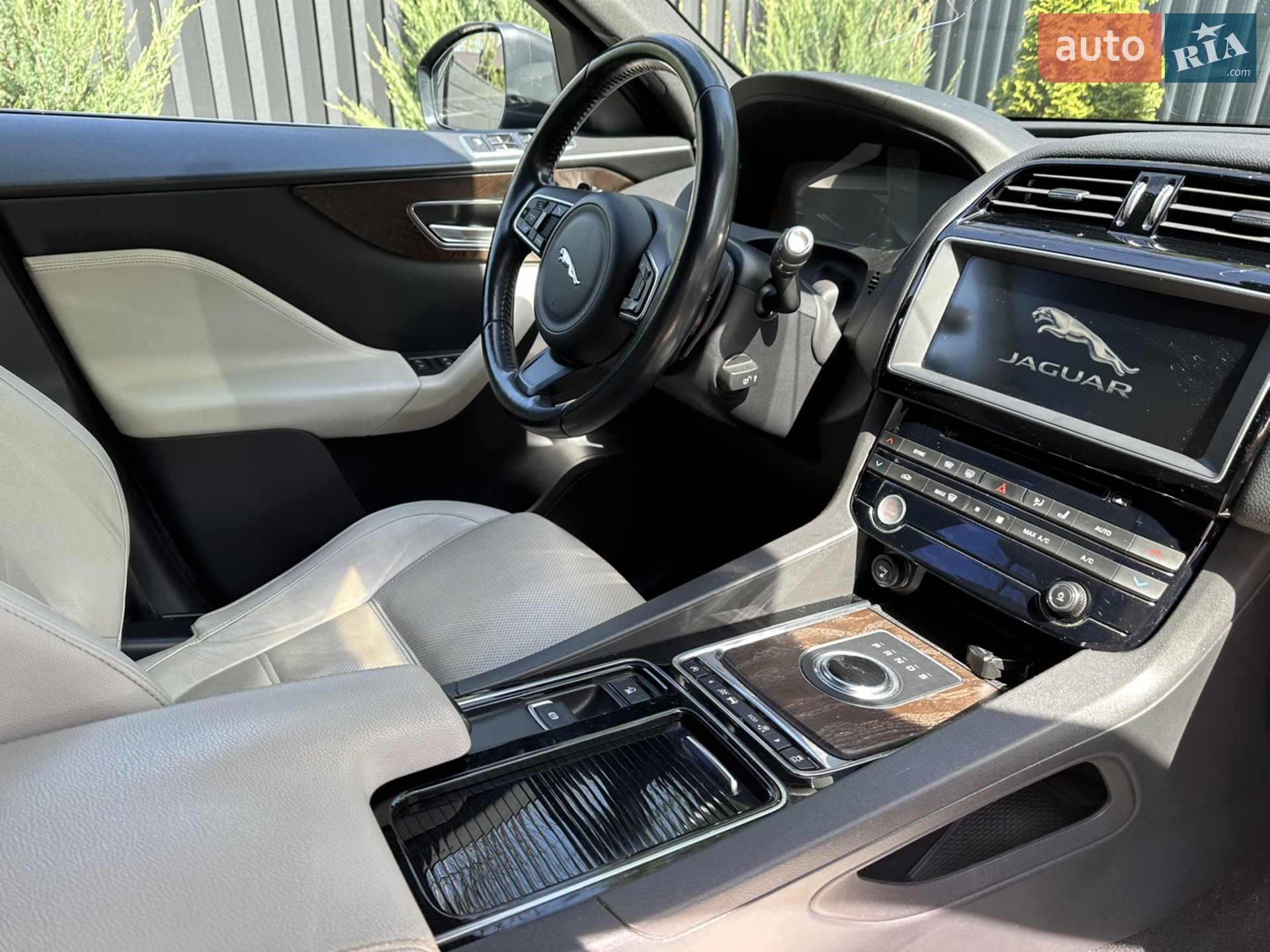2016 Jaguar F-Pace - мініатюра 8