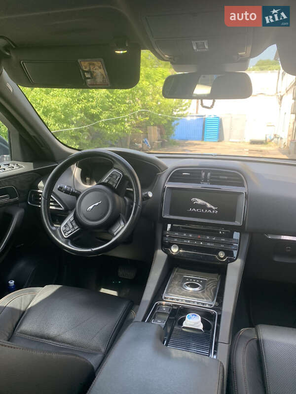 Внедорожник / Кроссовер Jaguar F-Pace 2016 в Киеве