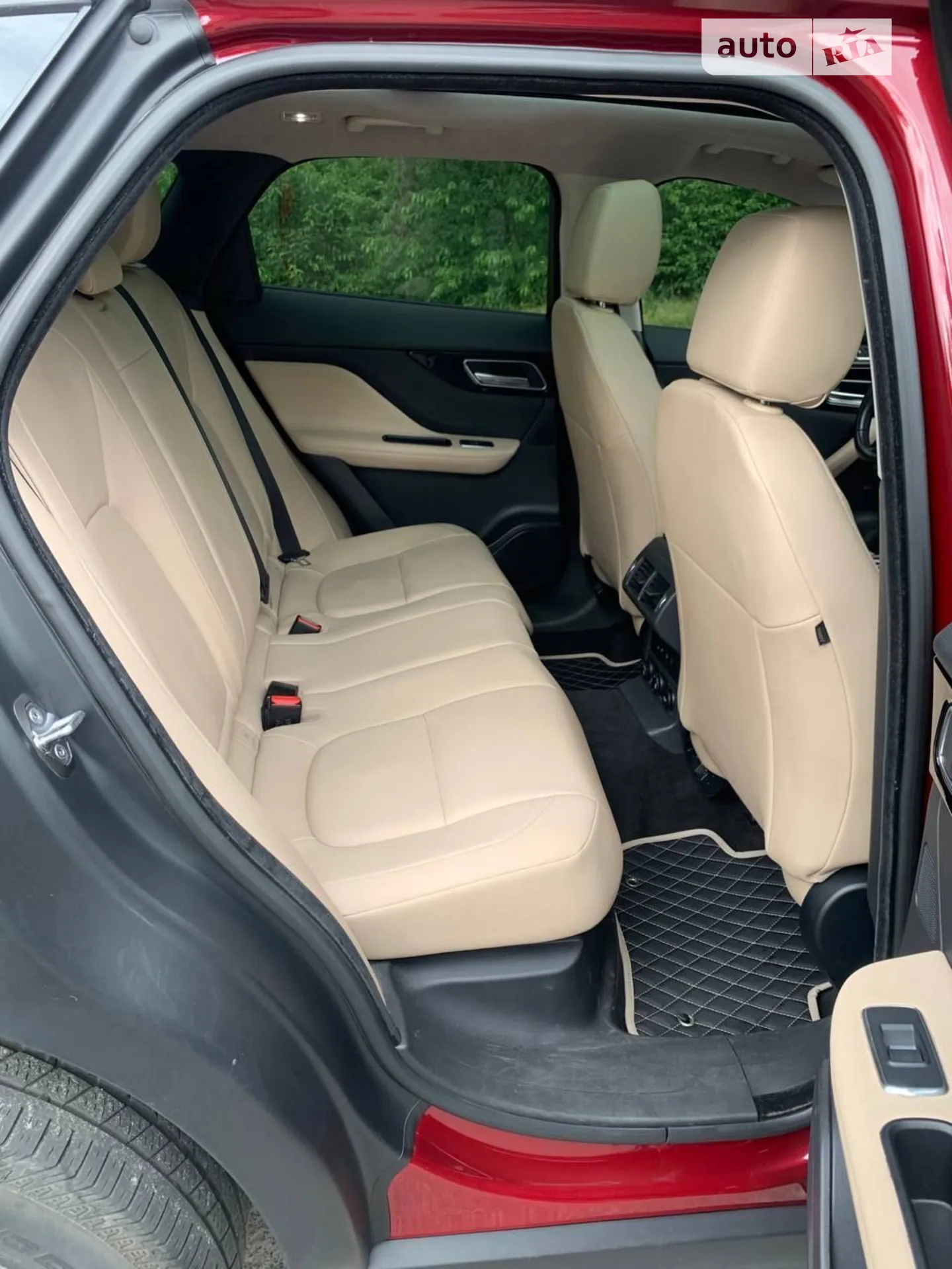 2017 Jaguar F-Pace - мініатюра 31