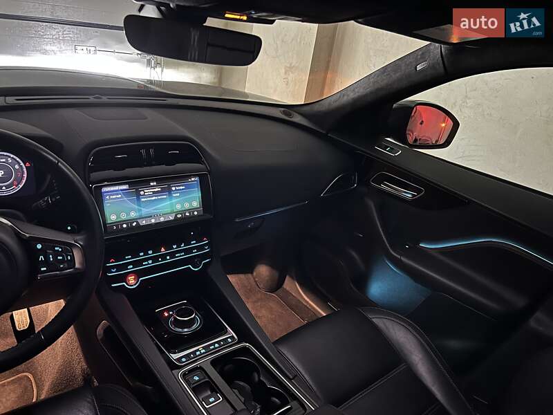 Внедорожник / Кроссовер Jaguar F-Pace 2020 в Ивано-Франковске