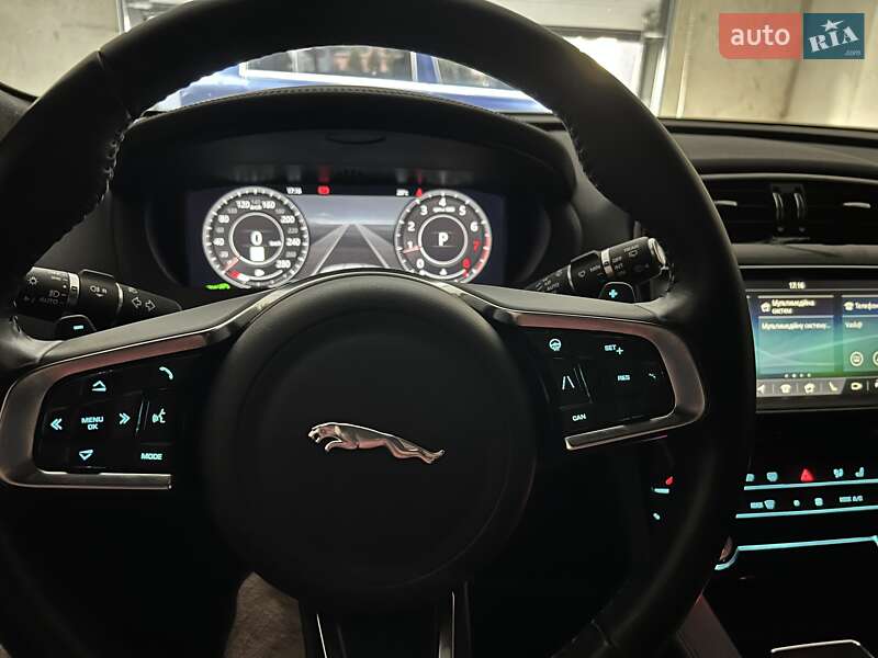 Внедорожник / Кроссовер Jaguar F-Pace 2020 в Ивано-Франковске