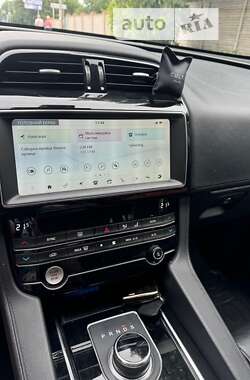 Внедорожник / Кроссовер Jaguar F-Pace 2019 в Киеве