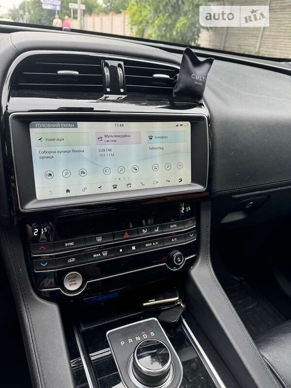 Внедорожник / Кроссовер Jaguar F-Pace 2019 в Киеве фото 5 Внедорожник / Кроссовер Jaguar F-Pace 2019 в Киеве