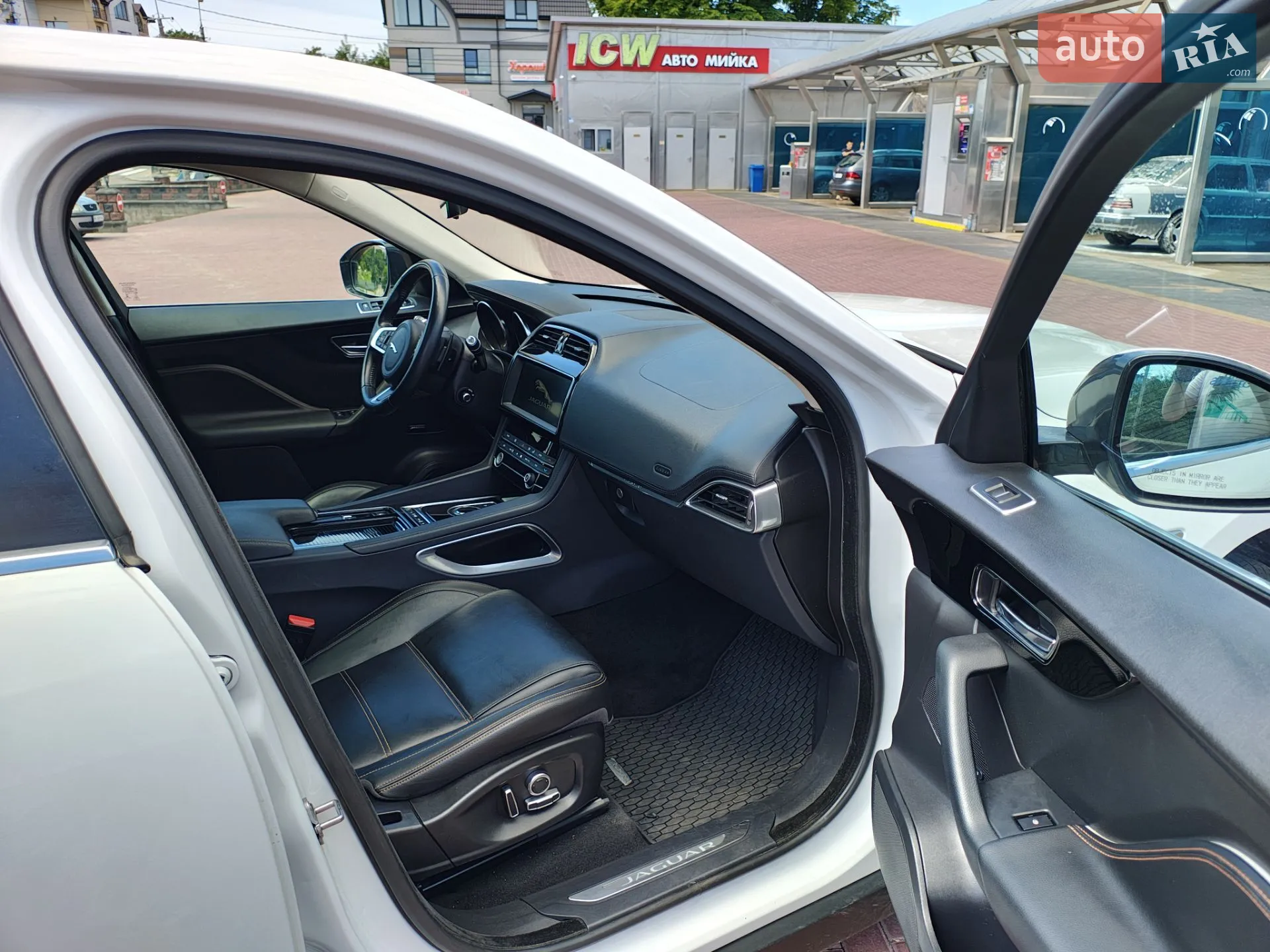 2019 Jaguar F-Pace - мініатюра 15