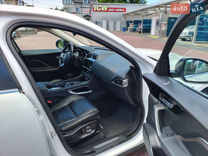 Позашляховик / Кросовер Jaguar F-Pace 2019 в Рівному