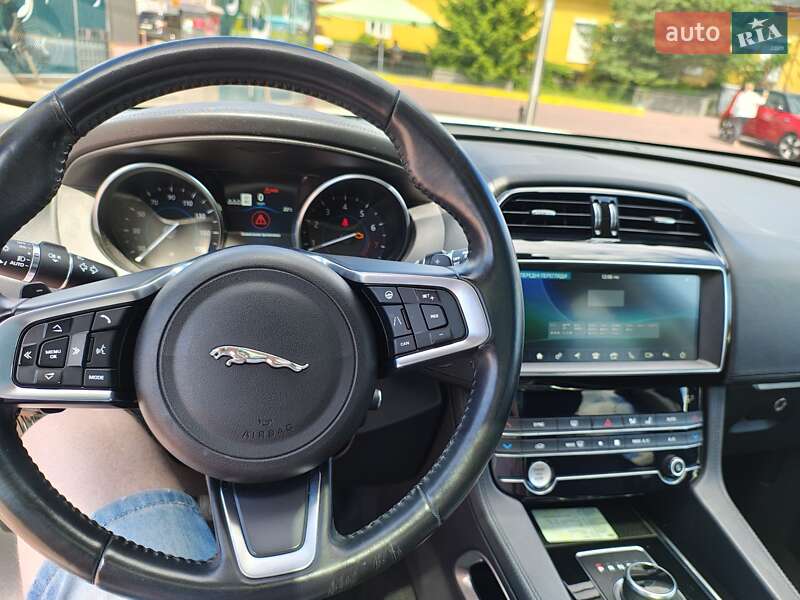 Позашляховик / Кросовер Jaguar F-Pace 2019 в Рівному