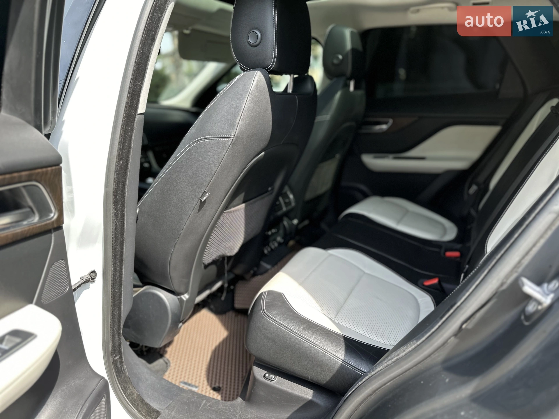 2016 Jaguar F-Pace - мініатюра 25