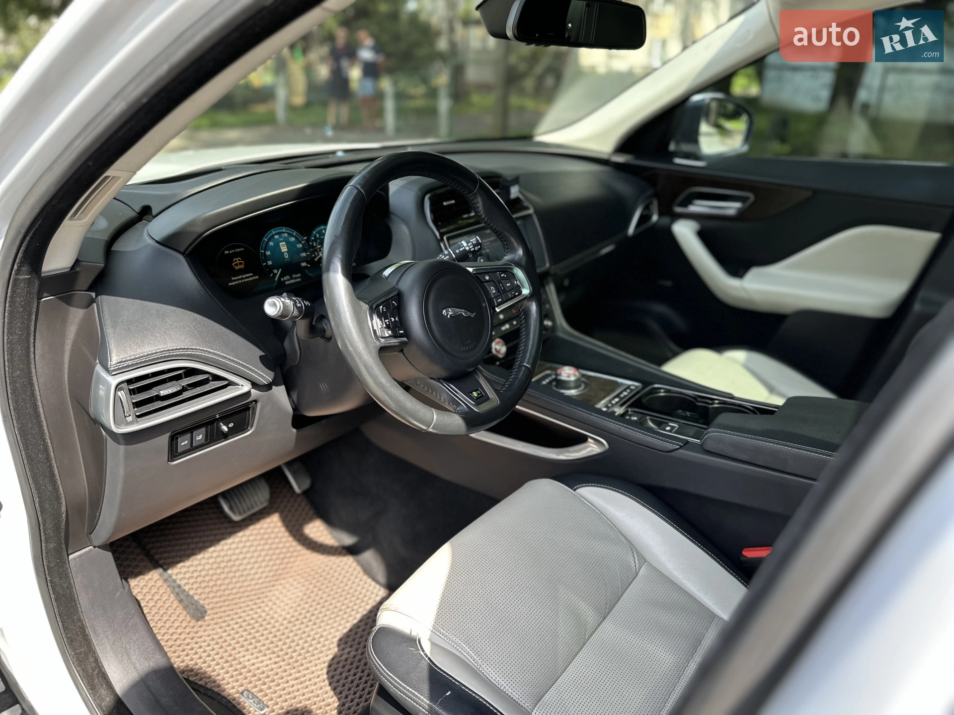 2016 Jaguar F-Pace - мініатюра 33